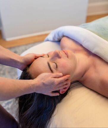Experience the soothing benefits of integrative massage therapy in Asheville NC. Our skilled therapists offer Reiki massage to help you relax and rejuvenate.